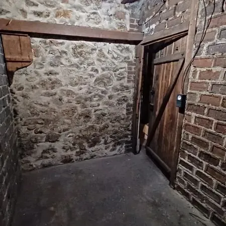 Cave 5,4 m2 à louer 75008 paris