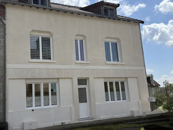 En exclusivite ! Maison de village, 300m², 10 chambres avec dépendances sur 3489m² de terrain 178 50