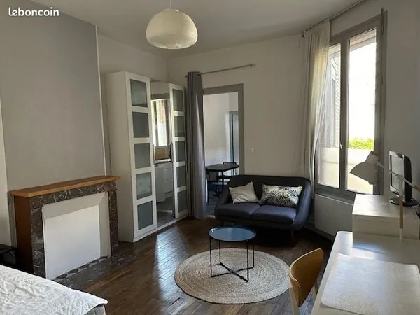 REIMS Bd Paix / St Marceau beau studio meublé idéal investisseur