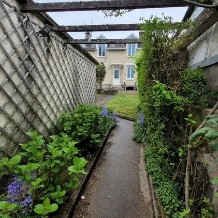 Maison à Louer Bessé sur Braye