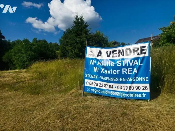 Terrain 703 m²