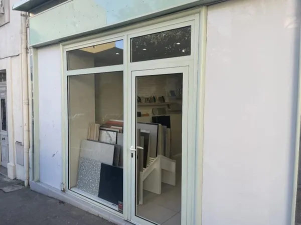Local 4 pièces 69 m²