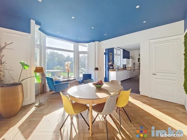 Maison 7 pièces 215 m²
