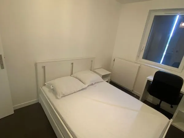 Colocation-chambre situé à 2min de la gare de Torcy dans un appartement