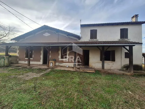 Maison avec hangar à Montpon Ménestérol - 5 chambres sur 4023 m2.
