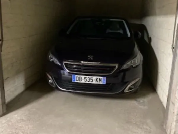 Garage en sous-sol rue Andrey