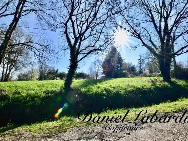 Terrain de 1 139,00 m² PUYMICLAN (47)
