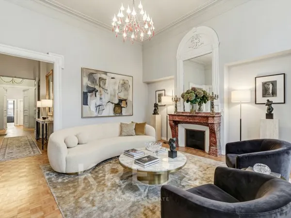 Toulouse - Triangle d'Or, Appartement haussmannien de 160 m² avec ascenseur