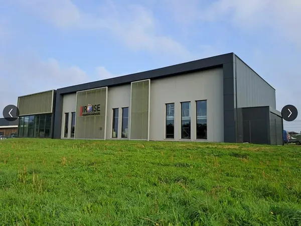 À LOUER Local d'activité 717m2 Milizac Guipronvel