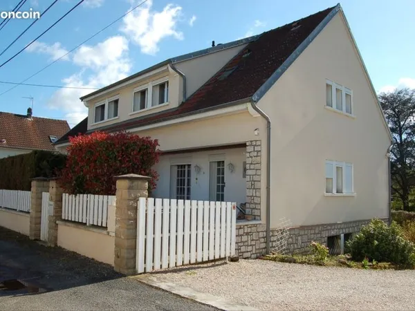 Grande maison à Dole proche centre ville
