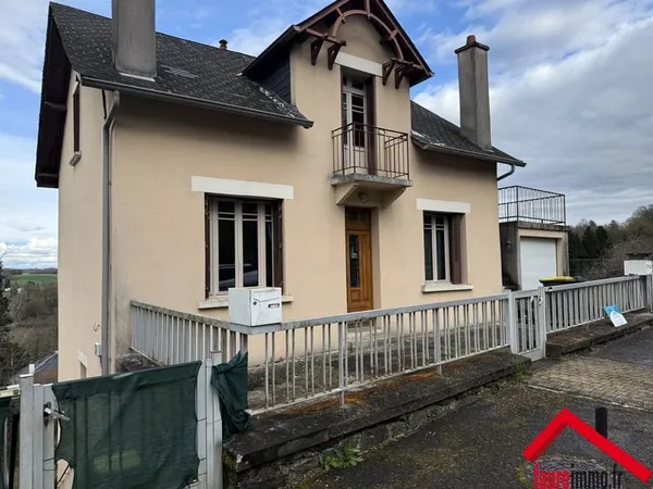 MAISON A UZERCHE EN CORREZE