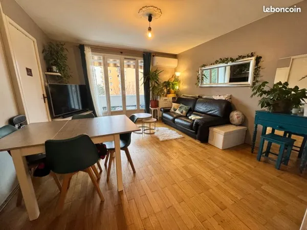 T3 avec balcon dans résidence fermée