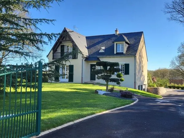 Riaillé, belle maison sur grand terrain