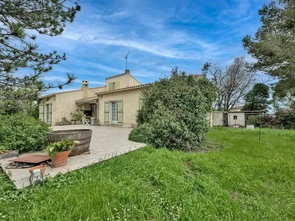 Maison de plain-pied 5 pièces 157 m²