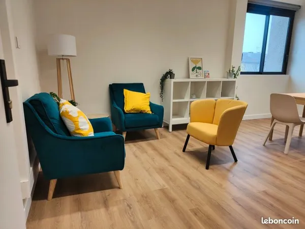 Colomiers - proche place de la Bascule - Bureau 19m2 partagé dans local de 72m2, disponible le LUNDI