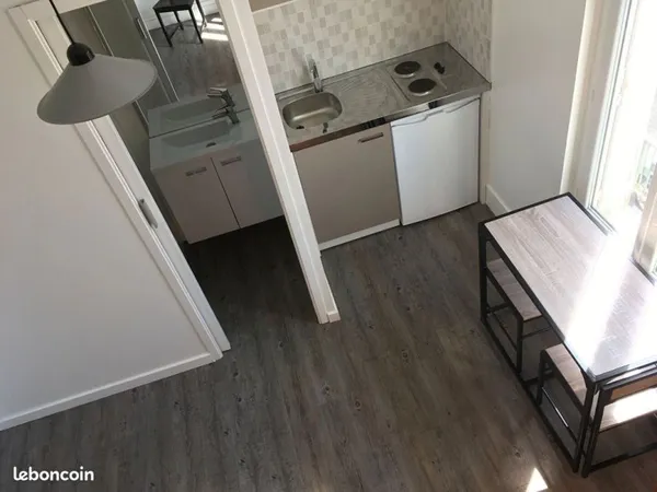 Studio 1 pièce 13 m²