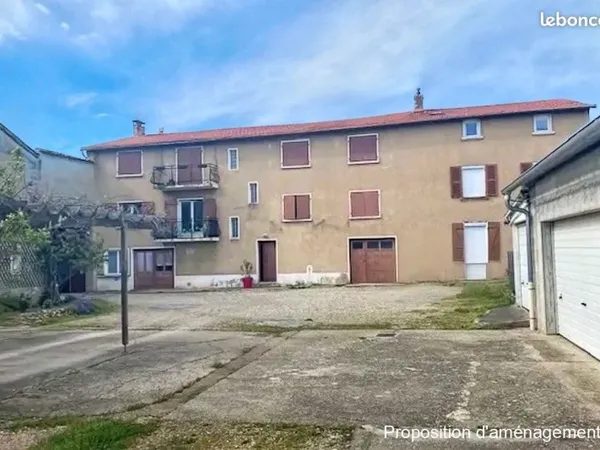 Comme une maison dans un corps de ferme - Rillieux village - 120m2