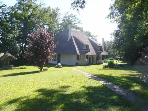 Maison de 175 m2 habitable, sur sous-sol, implantée sur 4460