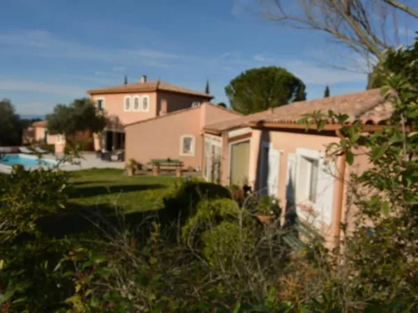 SUPERBE PROPRIÉTÉ de deux villas individuelles sur 2882 m² terrain
