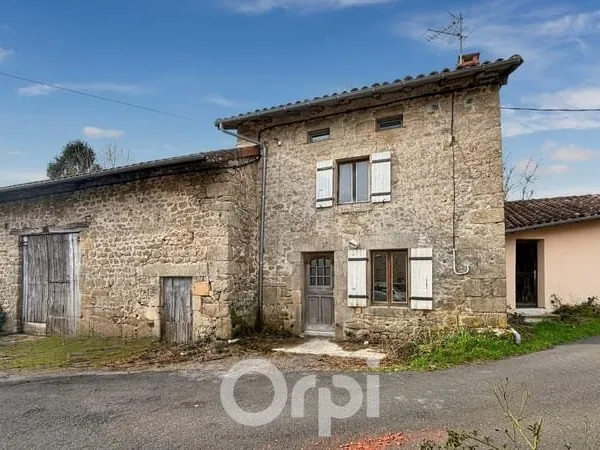Charmant ensemble immobilier à Compreignac - à seulement 24 min de Limoges !