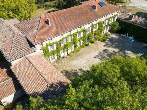Maison 14 pièces 600 m²
