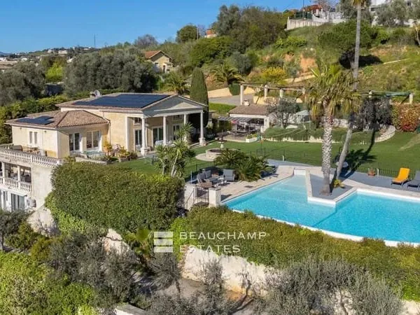 Villa 6 pièces 280 m²