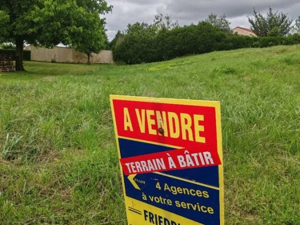 Terrain 1040 m²