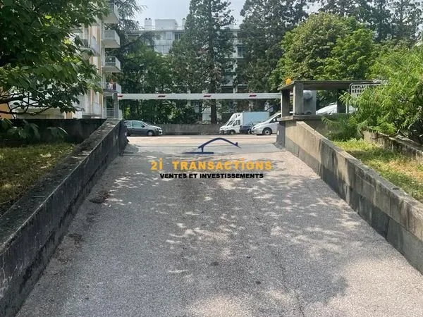 Parking/box 14 m² Saint-Étienne