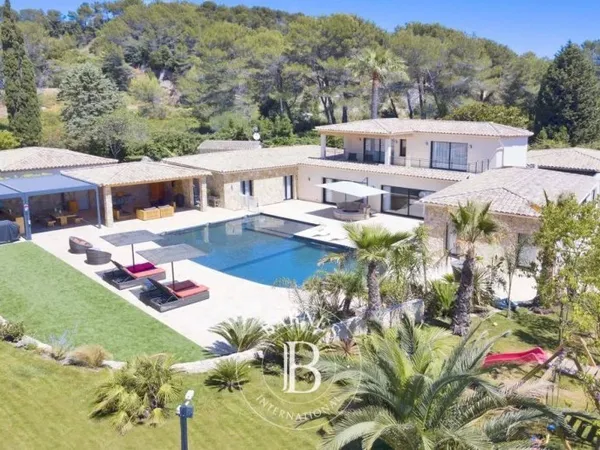 Villa contemporaine - 5 chambres - Au calme - Mougins