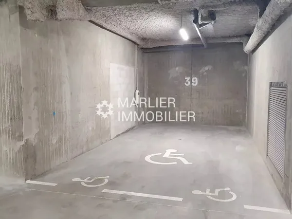 MONT D'ARBOIS - PARKING