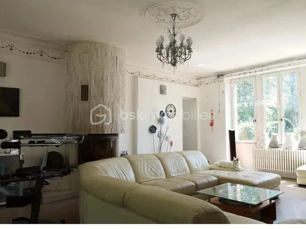 Maison 11 pièces 326 m²