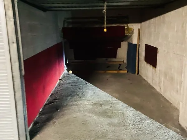 Garage fermé - rue de la Douane