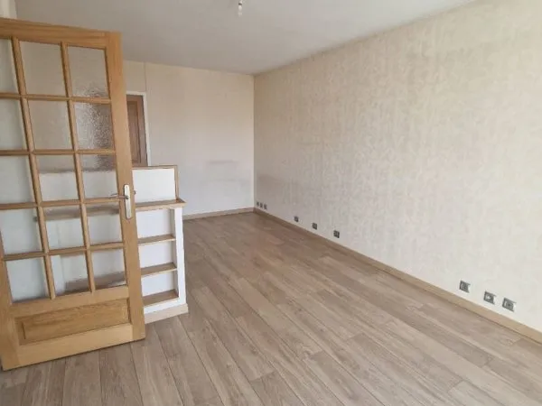 50 RUE DE LA MONTAT / T3 70m² + balcon + chauffage inclus