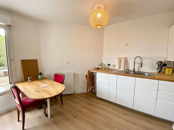 NANTES ROUTE DE SAINTE LUCE - GRAND T1 MEUBLÉ A LOUER - 31.4 m²