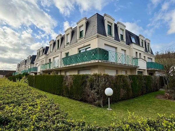 Studio de 19 m² avec parking proche IUT