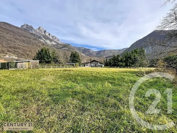 Terrain 2350 m²