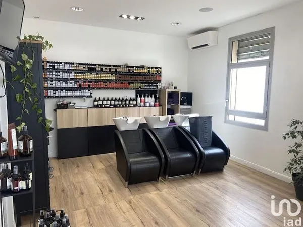 Commerce 52 m²