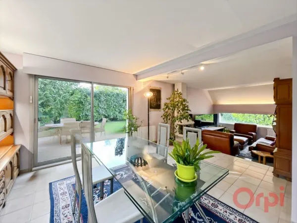 Maison familiale Type F7 quartier calme et proche de la gare