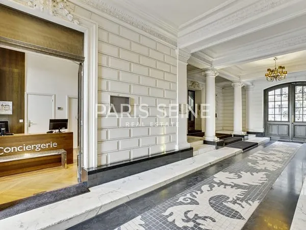 ** AV FOCH** LUXUEUX 2 PIÈCES MEUBLÉ ** IMMEUBLE AVEC CONCIERGERIE ET GARDIEN**