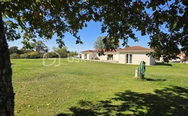 Maison 5 pièces 240 m²
