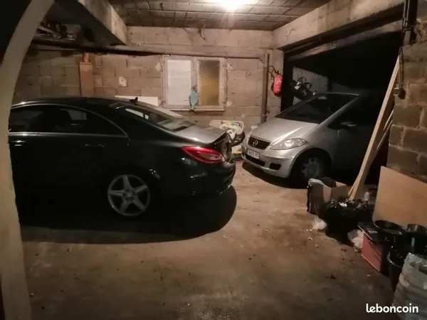 Garage Scooter Moto