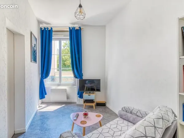 T2 meublé 25m² — Hyper-centre Angers — Plein sud