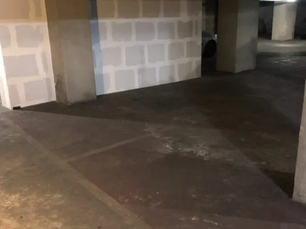 VEND PARIS 18° MARX DORMOY - 2 Parking / box Paris - 22.44m²