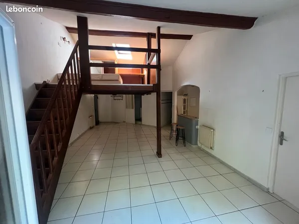 A LOUER T2bis de 62m² (564+36 = 600)
