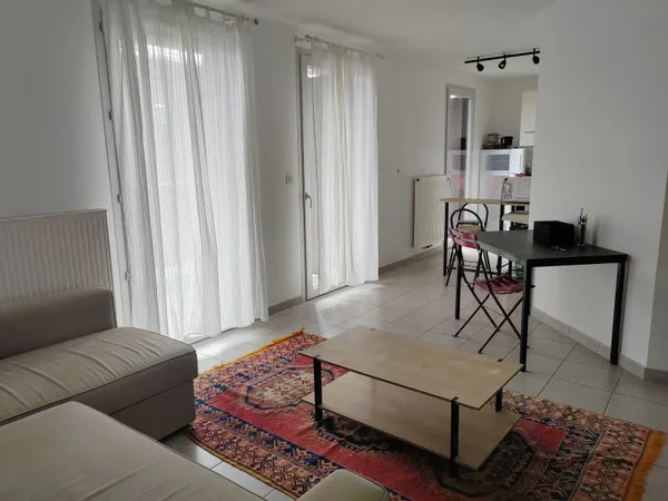 Loue appartement meublé équipé