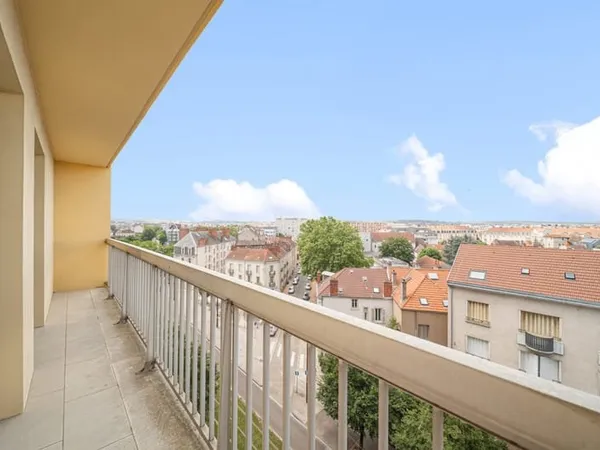 Bel appartement type 5 quartier Clemenceau avec superbe vue.