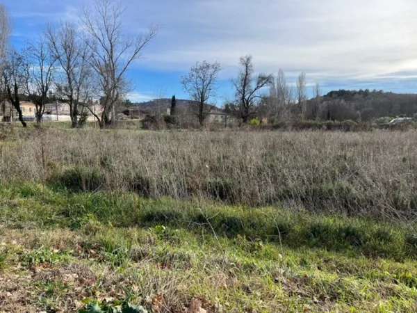 Terrain 400 m²