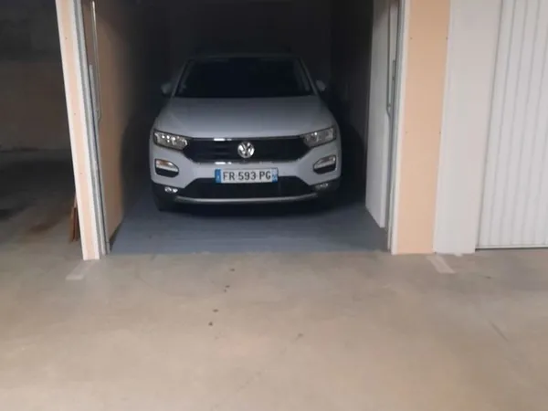 Parking-Box hyper centre