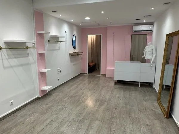 Urgent Droit au bail - Local 50 m2 avec 2 vitrine