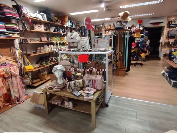 Maroquinerie 100 m² locmine